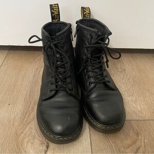 DR MARTENS Kid’s size 2‎ Black 1460 Combat Leather Zip Boots